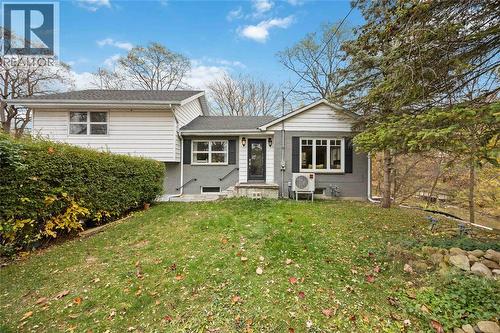 2006 Olive AVENUE  Sarnia, ON N0N 1C0