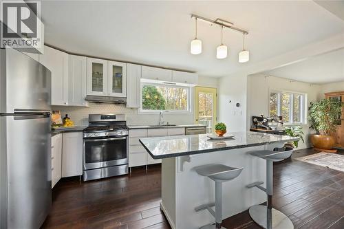 2006 Olive Avenue, Sarnia, ON - Indoor Photo Showing Kitchen