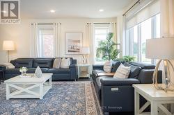 Light and bright family room with perfect views - 