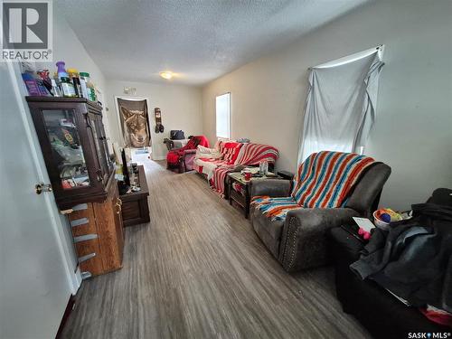 212 7Th Street Ne, Weyburn, SK - Indoor