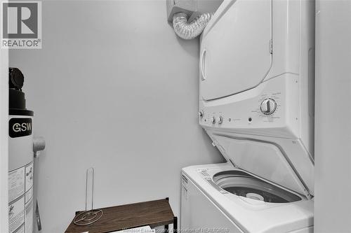 315 Village Grove Unit# 501, Tecumseh, ON - Indoor Photo Showing Laundry Room