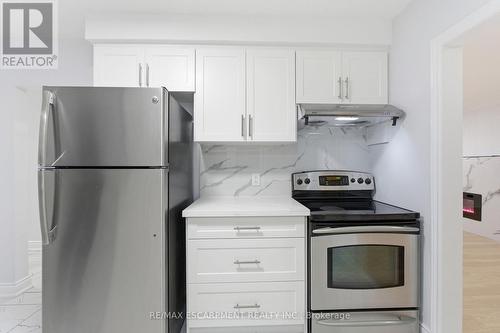 3 Algonquin Avenue, Hamilton, ON - Indoor Photo Showing Kitchen