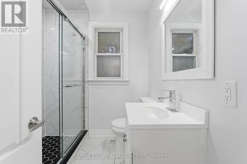 3 Algonquin Avenue, Hamilton, ON - Indoor Photo Showing Bathroom