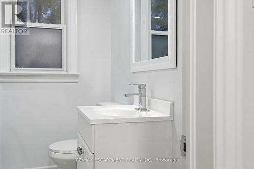 3 Algonquin Avenue, Hamilton, ON - Indoor Photo Showing Bathroom