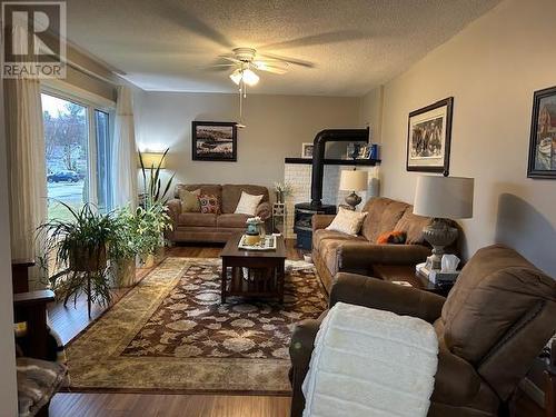 10 Victoria Ave, Blind River, ON - Indoor Photo Showing Living Room