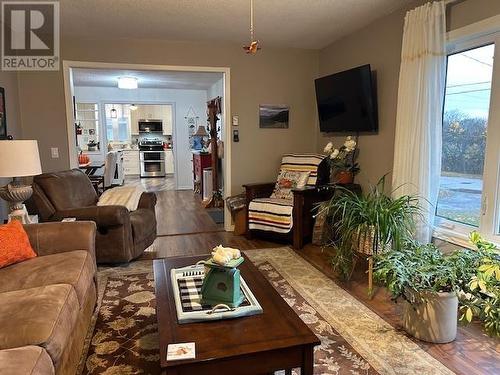 10 Victoria Ave, Blind River, ON - Indoor Photo Showing Living Room