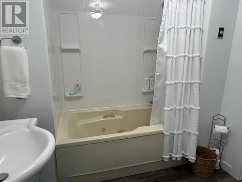 10 Victoria Ave, Blind River, ON - Indoor Photo Showing Bathroom