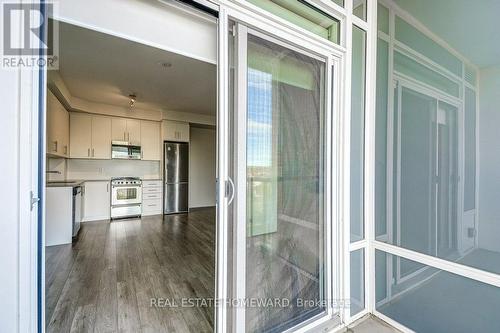 923 - 212 King William Street, Hamilton, ON - Indoor Photo Showing Kitchen