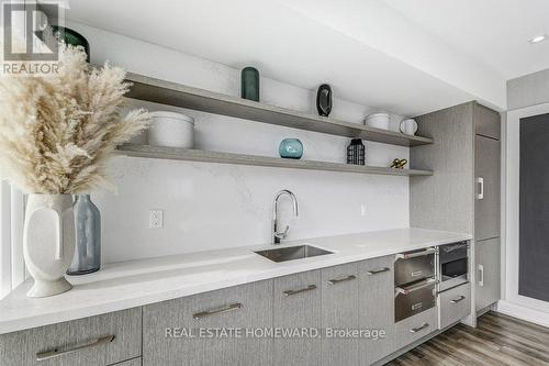 923 - 212 King William Street, Hamilton, ON - Indoor Photo Showing Kitchen