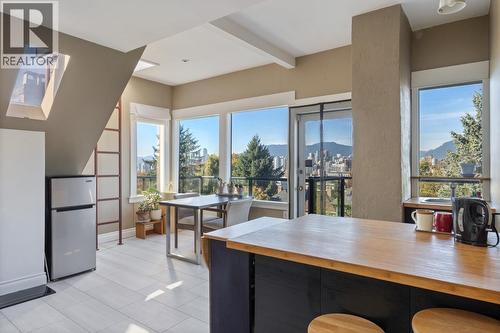 31 W 11Th Avenue, Vancouver, BC - Indoor