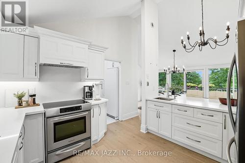 9500 Grasshopper Park Road, Clarington, ON - Indoor Photo Showing Kitchen With Upgraded Kitchen