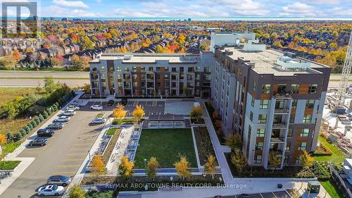 004 - 95 Dundas Street W, Oakville, ON - Outdoor With View