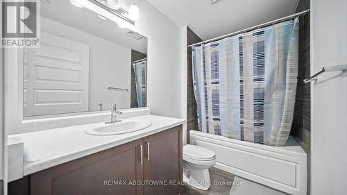 004 - 95 Dundas Street W, Oakville, ON - Indoor Photo Showing Bathroom