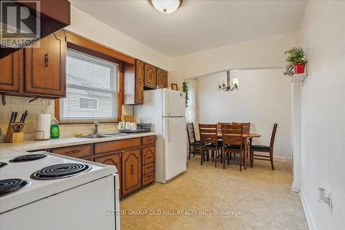 308 Mineola Road E, Mississauga, ON - Indoor Photo Showing Kitchen With Double Sink
