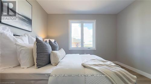 230 Beech Street, Central Huron (Clinton), ON - Indoor Photo Showing Bedroom