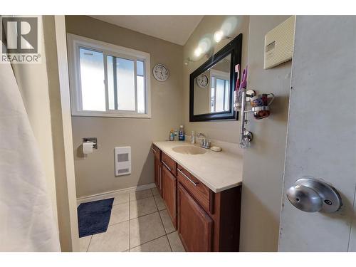 1237 32Nd  S Avenue, Erickson, BC - Indoor Photo Showing Bathroom