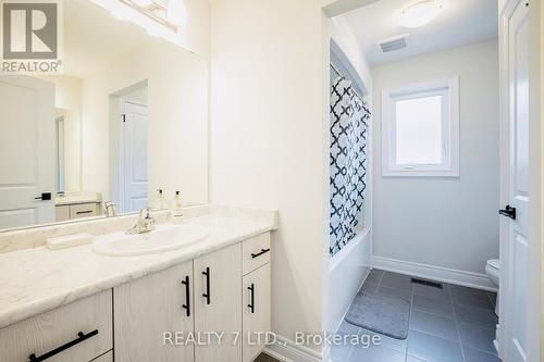 128 Susan Drive, Pelham (Fonthill), ON - Indoor Photo Showing Bathroom
