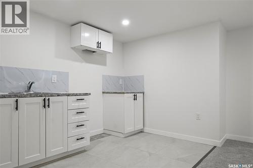 443 Argyle Street N, Regina, SK - Indoor