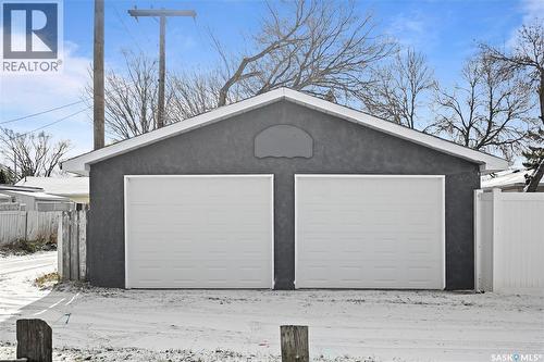 443 Argyle Street N, Regina, SK - Outdoor With Exterior