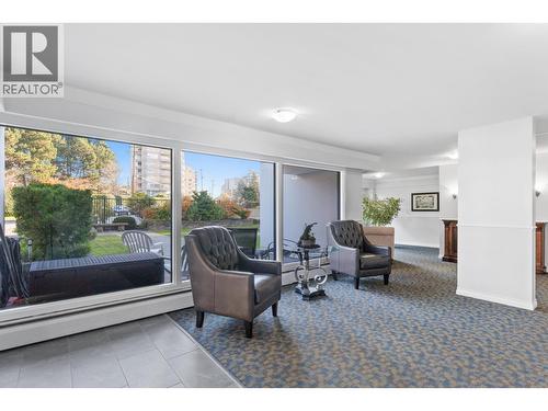 102 2246 Bellevue Avenue, West Vancouver, BC - Indoor