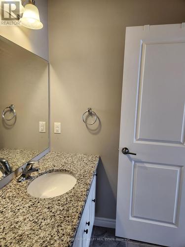 984 Wright Drive, Midland, ON - Indoor Photo Showing Bathroom