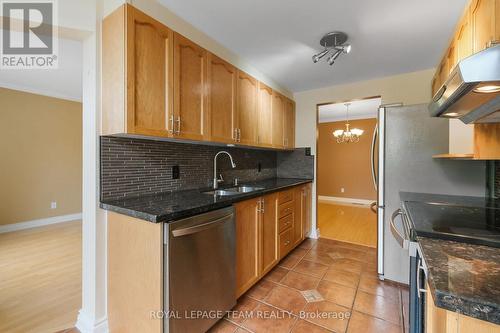 Stainless steel appliances. - 6201 Arbourwood Drive, Ottawa, ON - Indoor Photo Showing Kitchen With Double Sink