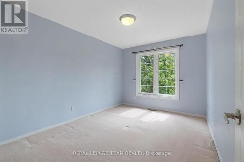 Good size Bedroom. - 6201 Arbourwood Drive, Ottawa, ON - Indoor Photo Showing Other Room