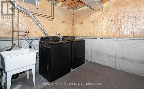126 Mowat Crescent, Halton Hills, ON - Indoor Photo Showing Laundry Room