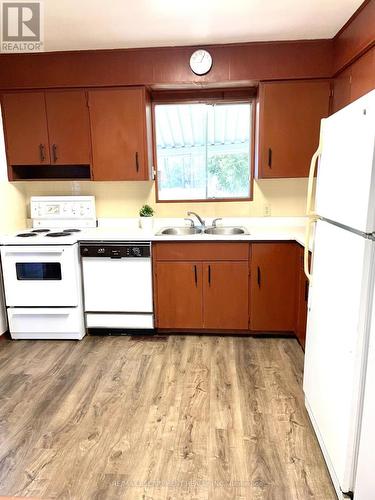 1494 Haig Boulevard, Mississauga, ON - Indoor Photo Showing Kitchen With Double Sink