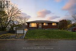 31 OAKWOOD AVENUE Norfolk, ON N3Y 1H5