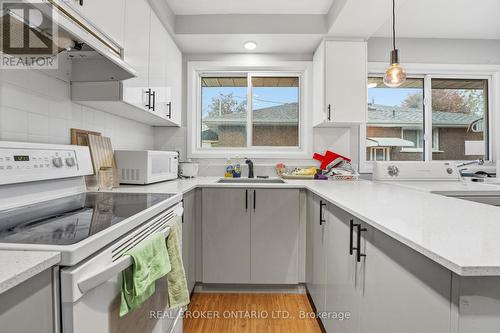 31 Oakwood Avenue, Norfolk, ON - Indoor Photo Showing Kitchen