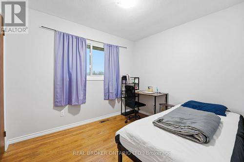 31 Oakwood Avenue, Norfolk, ON - Indoor Photo Showing Bedroom