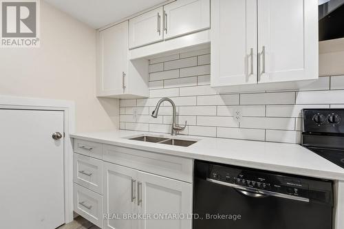 31 Oakwood Avenue, Norfolk, ON - Indoor Photo Showing Kitchen With Double Sink