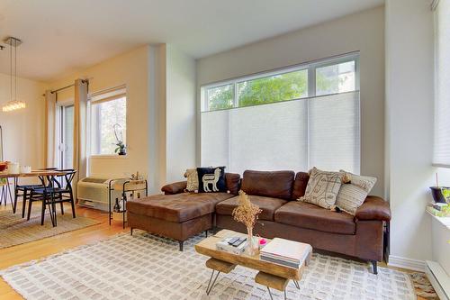 Salon - 107-550 Rue Jean-D'Estrées, Montréal (Ville-Marie), QC - Indoor Photo Showing Living Room
