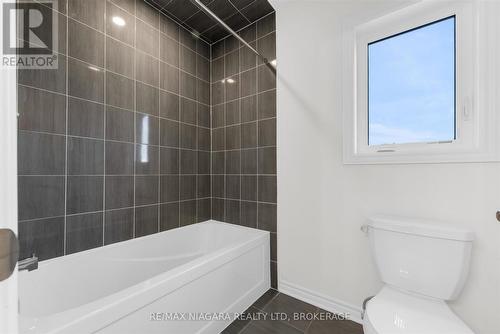 Upstairs Bathroom - 25 Oriole Crescent, Port Colborne (Main Street), ON - Indoor Photo Showing Bathroom