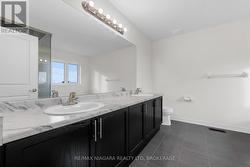 Master Ensuite Bathroom - 