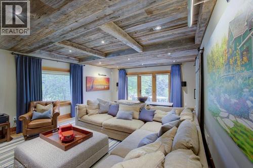 8429 Poplar Sideroad, Clearview, ON - Indoor Photo Showing Living Room