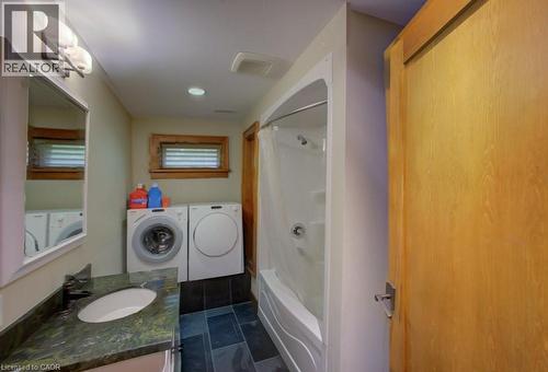 8429 Poplar Sideroad, Clearview, ON - Indoor Photo Showing Laundry Room