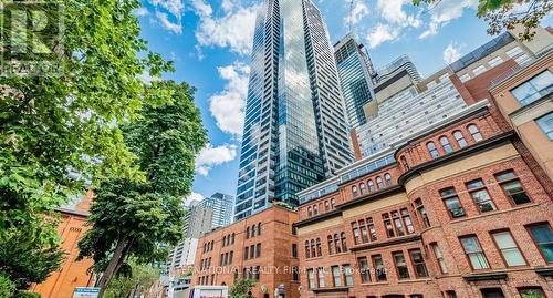 1909 - 5 ST JOSEPH STREET  Toronto, ON M4Y 1J6