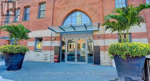 1909 - 5 ST JOSEPH STREET  Toronto, ON M4Y 1J6