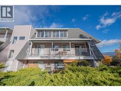 Upper floor with enclosed deck - 