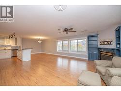 Generous and bright living area - 