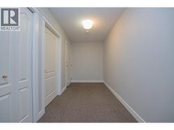 Entryway- spacious - 