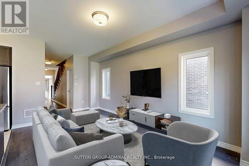 18 Copeman Avenue, Brantford, ON - Indoor Photo Showing Living Room