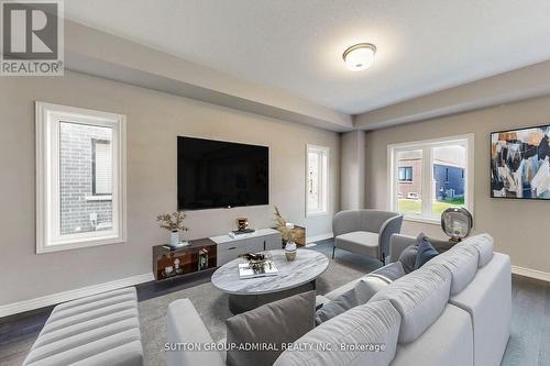 18 Copeman Avenue, Brantford, ON - Indoor Photo Showing Living Room