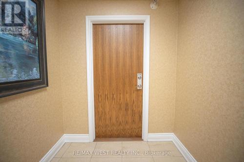 208 - 9901 Keele Street, Vaughan, ON - Indoor Photo Showing Other Room