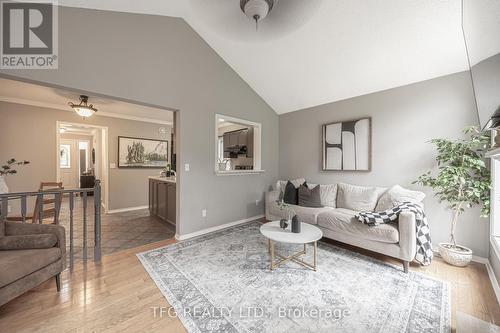 1213 Corsica Avenue, Oshawa (Eastdale), ON - Indoor Photo Showing Living Room