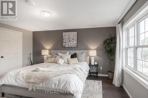 1213 Corsica Avenue, Oshawa (Eastdale), ON - Indoor Photo Showing Bedroom