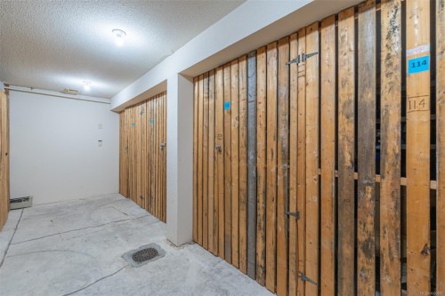 114-10110 Fifth St, Sidney, BC - Indoor Photo Showing Other Room