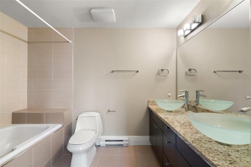 203-751 Goldstream Ave, Langford, BC - Indoor Photo Showing Bathroom